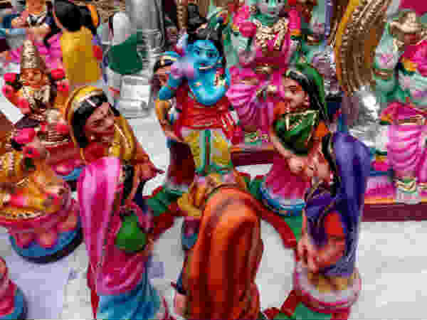 வித விதமான பொம்மைகள்