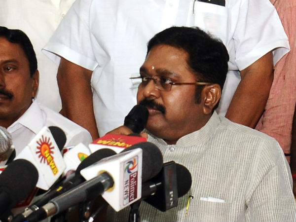 முட்டி மோதும் தினகரன்