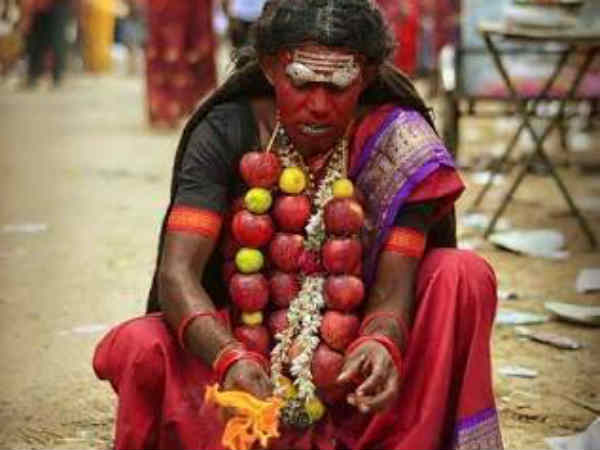 முத்தராம்மனுக்கு அபிஷேகம்