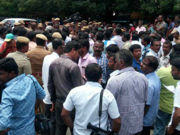 மறைமுக மிரட்டல் விடுப்பதா?