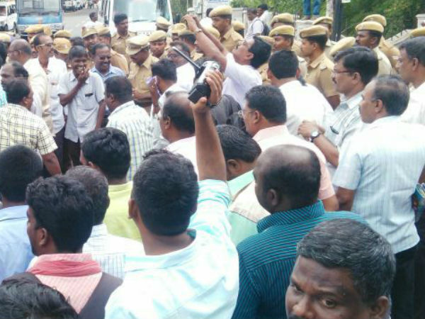 காவல்துறையினர் நடவடிக்கை 