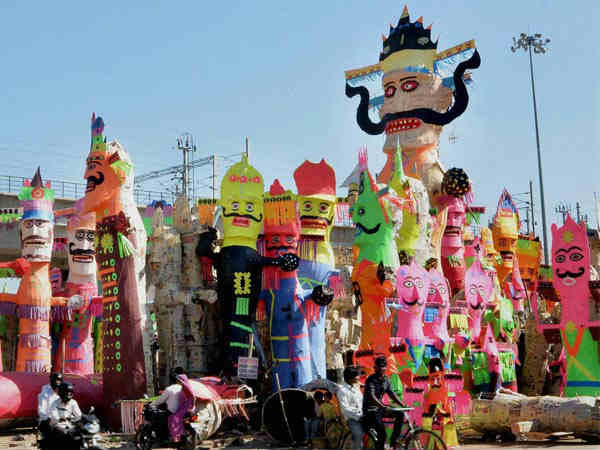 Dussehra festival: Fancy dress materials sales heats up Dussehra festival: Fancy dress materials sales heats up