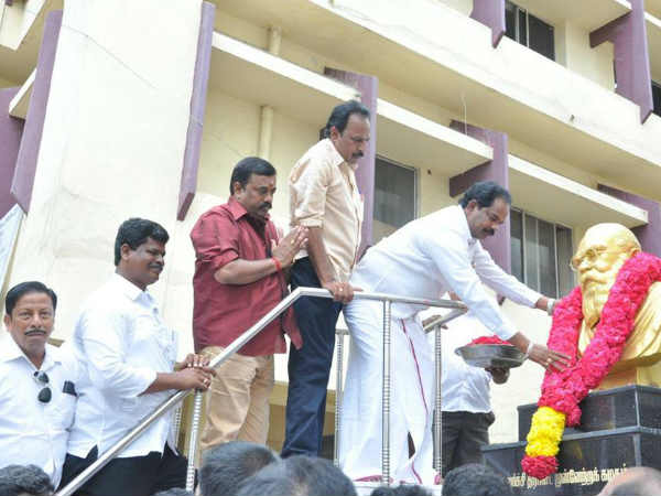 Periyar's birthday politicians paid respect Periyar's birthday politicians paid respect
