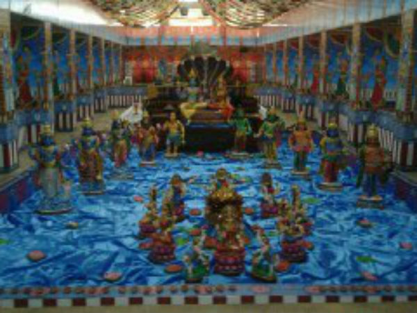 Chidambaram temple celebrating Navarathiri Kolu with thousands of dolls 