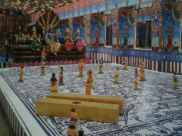  Chidambaram temple celebrating Navarathiri Kolu with thousands of dolls 