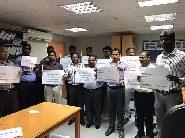 Oman Tamils pay Candlelight vigil to Anitha 