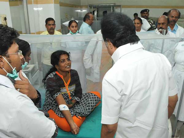  Stalin reviewed Dengue affected patients at Stanley and Rajivgandhi hospital 