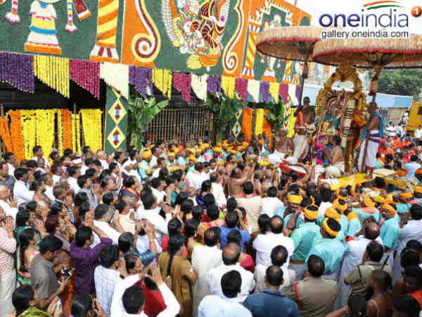  Tirupathi brahmotsavam 2017: lakhs of devotees witness Garuda seva