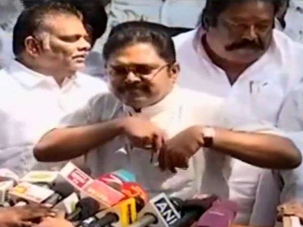 தினகரன் மாநாட்டுக்கு கூட்டம் 