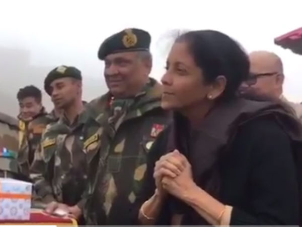  அளவளாவிய அமைச்சர்