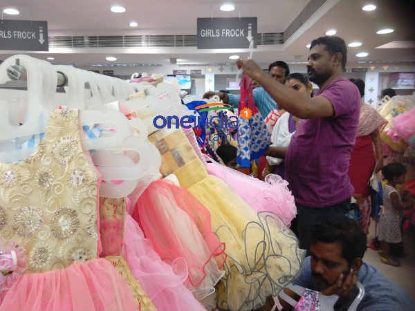 புரசைவாக்கத்தில் குவிந்த கூட்டம் 