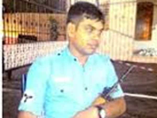  மாலுமியாக வேலை செய்த மணீஷ் குமார் 