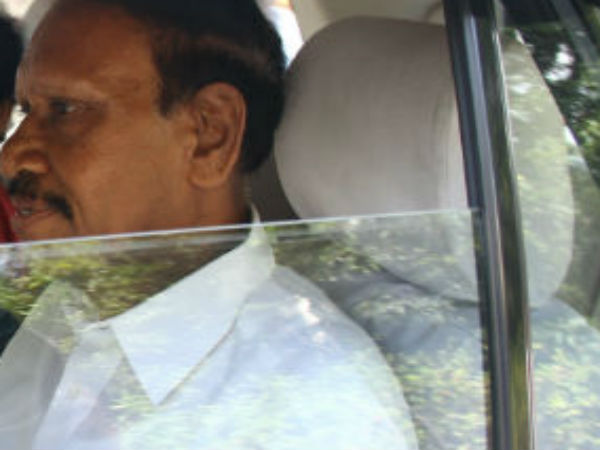 சந்தேக வளையத்தில் தம்பிதுரை 