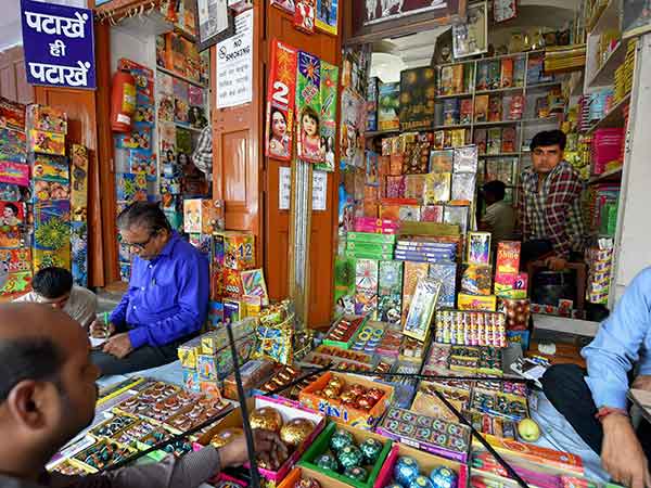 பட்டாசு தொழிலுக்கு பாதிப்பு