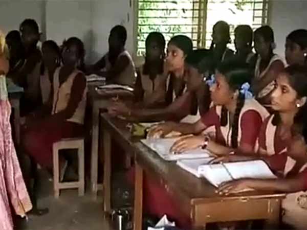 6 மாணவிகளை அழைத்து செல்ல முடியவில்லை 