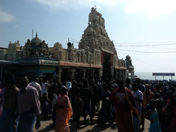 போலீஸ் பாதுகாப்பு 