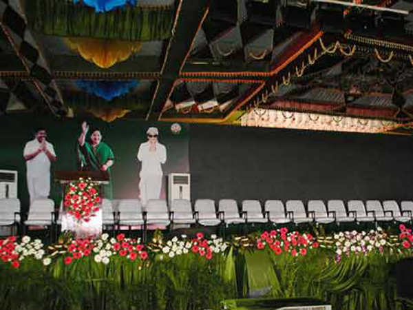 திருவிழா கோலம் பூண்ட திருச்சி 