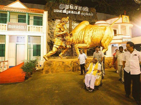 காண்காட்சியை பார்வையிட்டார் 