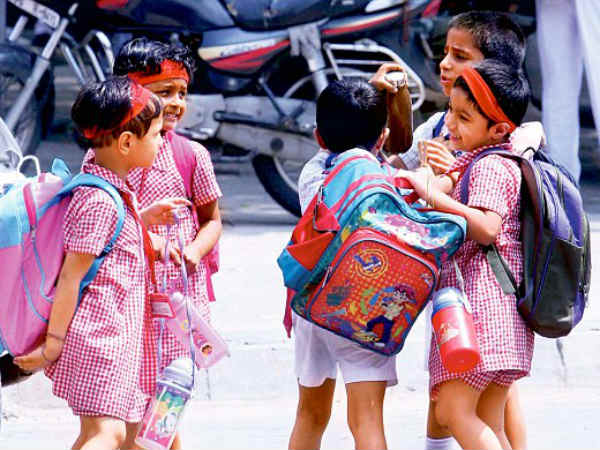  பள்ளிக்குச் செல்வது ஜாலியாகத்தான்