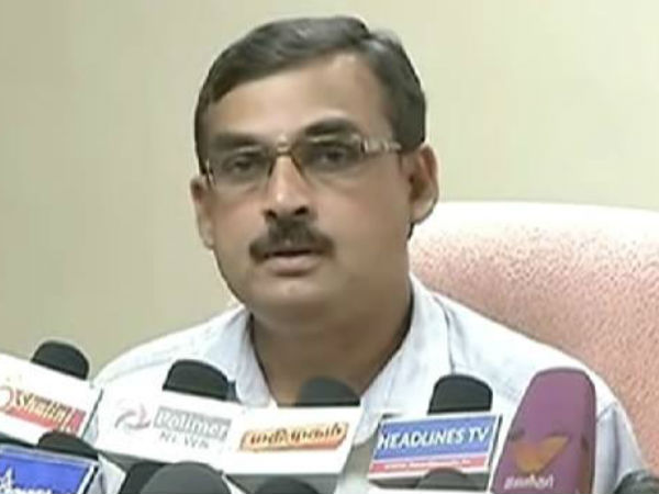 ஓய்வு பெற்றார்