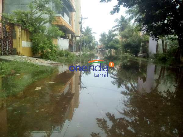 தெருவில் தண்ணீர் 