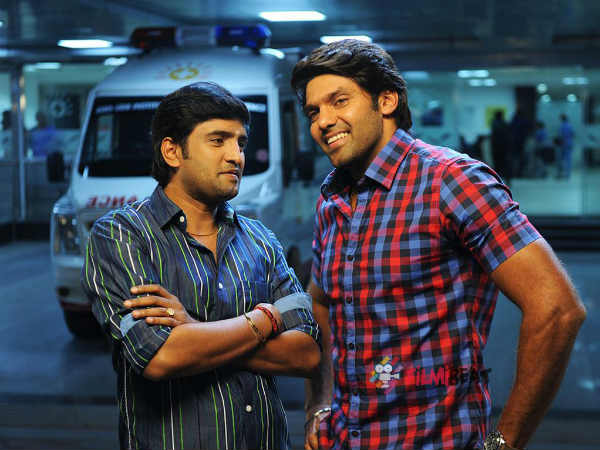 Actor Arya attacks Actor Santhanam in a function Actor Arya attacks Actor Santhanam in a function