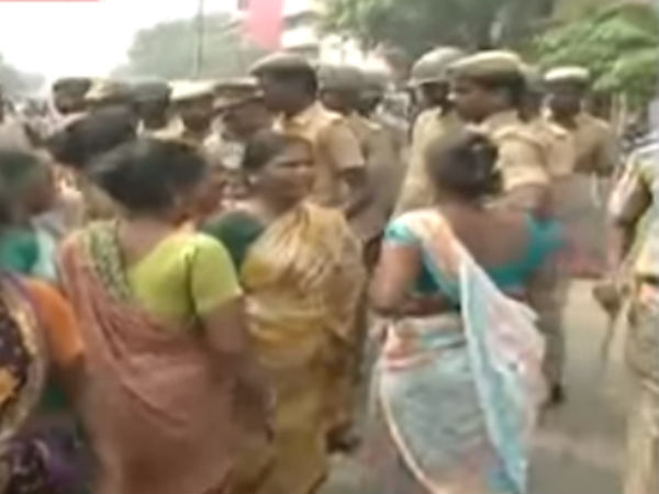 Buses damaged in stone-throwing in Chennai Kasimedu 