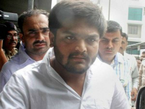 Non-bailable warrant issued against Hardik Patel by Gujrat Court Non-bailable warrant issued against Hardik Patel by Gujrat Court