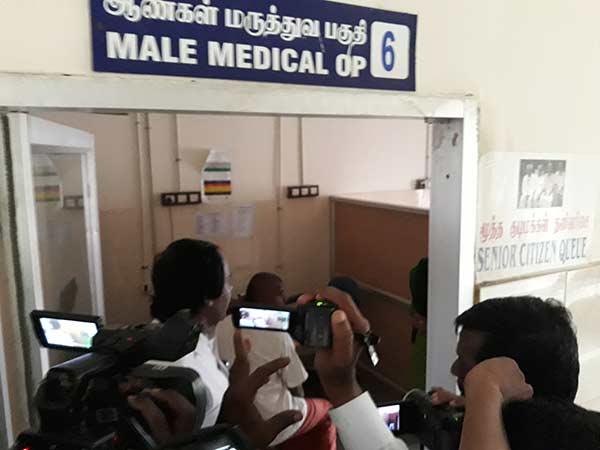 DMK MLA Mano Thangaraj reviews in Thakkalai hospital DMK MLA Mano Thangaraj reviews in Thakkalai hospital