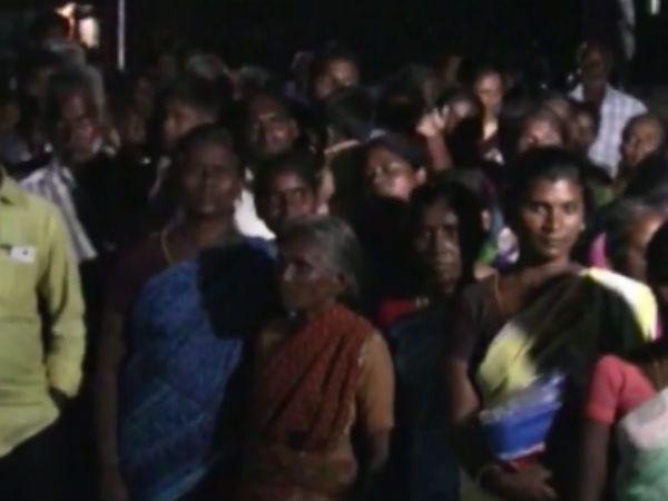In Periyakulam Tribal people went to Deputy CM OPS house crowd