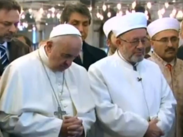  தலைகுனிந்து, கண்களை மூடி