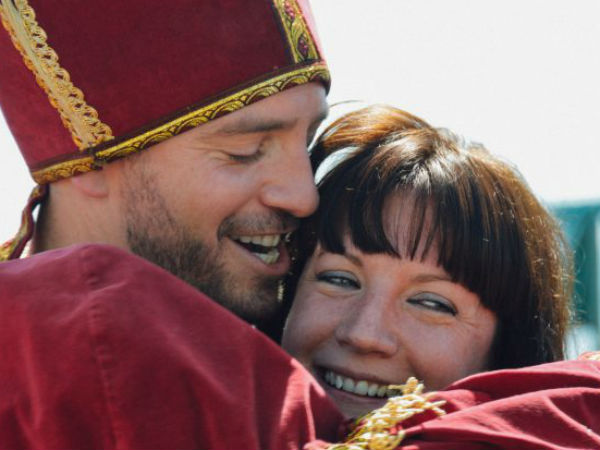  ஆணுடன் திருமணம் 