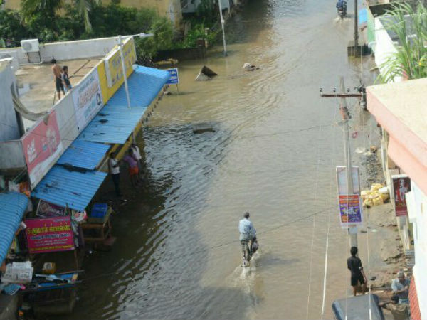 எம்.ஜி.ஆர். பெயரைப் பயன்படுத்தி 