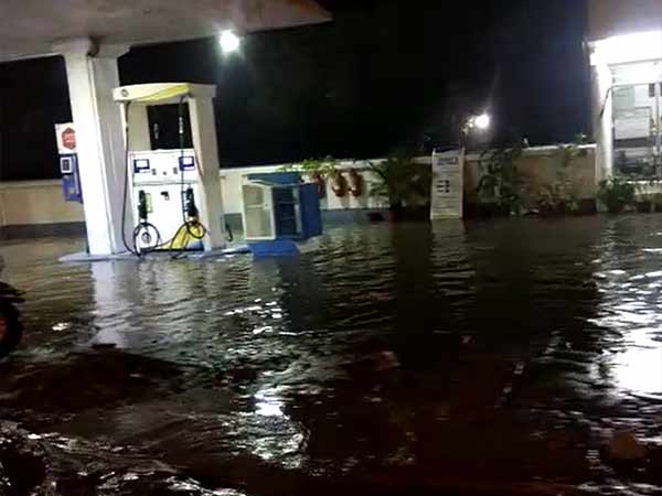 வெள்ளம் - மின்சாரம் துண்டிப்பு 