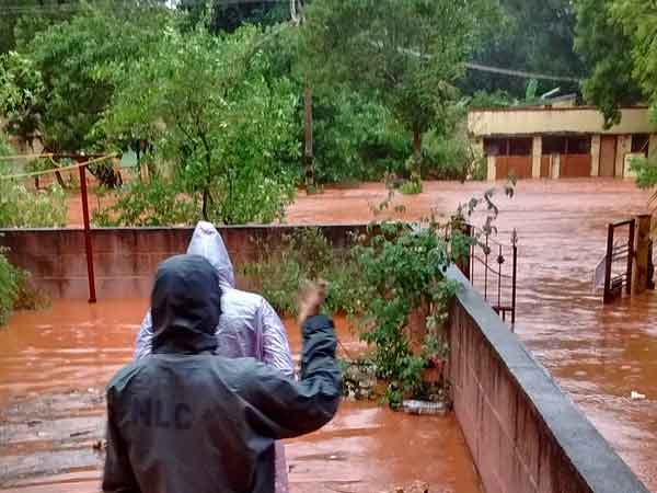  மூழ்கிய வீடுகள் 