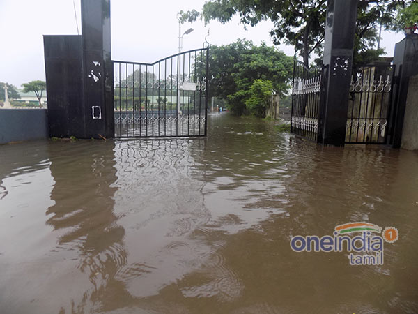 கருணாநிதி வீட்டில் வெள்ளம்