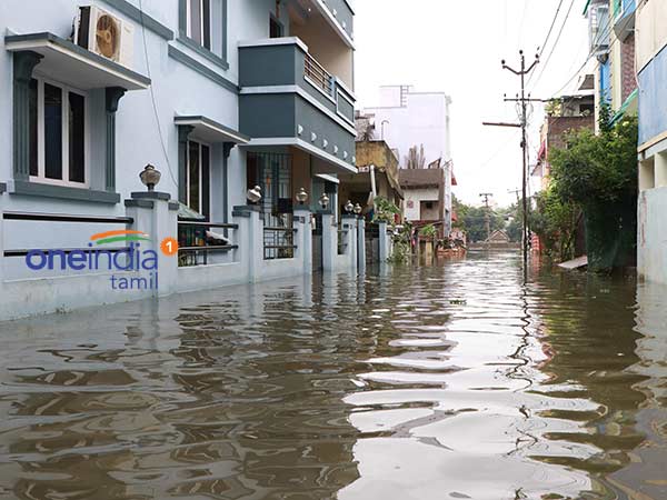  வேளச்சேரியில் வெள்ளம்