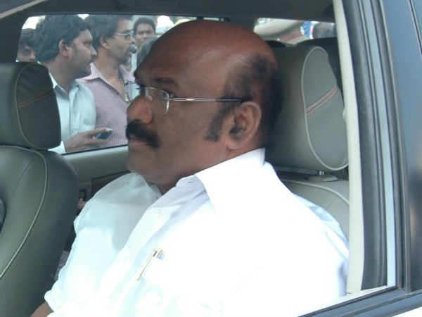 கொட்டும் மழையிலும் நடவடிக்கை 