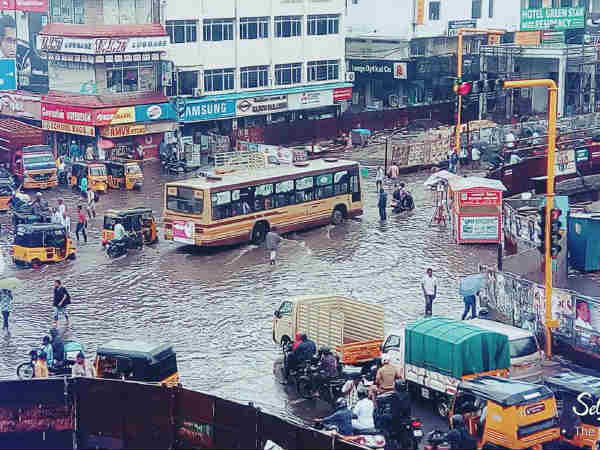 சென்னையில் இடியுடன் மழை 