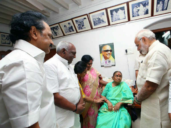 பாஜகவை நெருங்க முயற்சி 