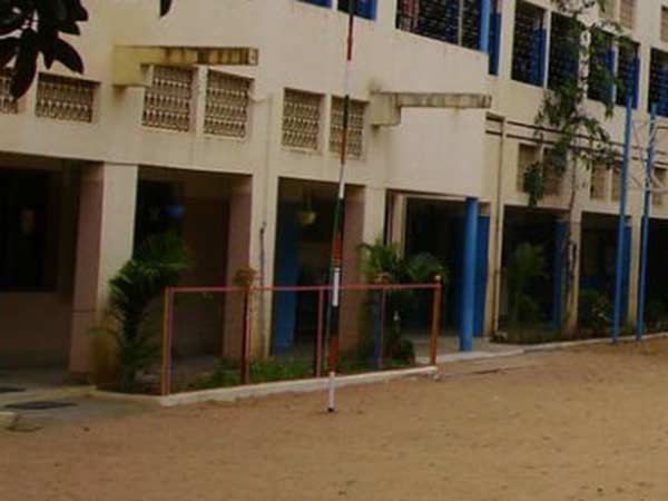  பள்ளி மாணவனும் சம்பந்தம் 