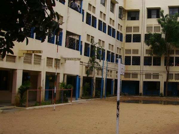 பள்ளிகளுக்கு விடுமுறை 