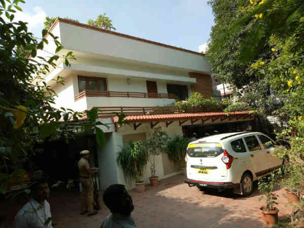 டிடிவி தினகரன் வீடுகள் 