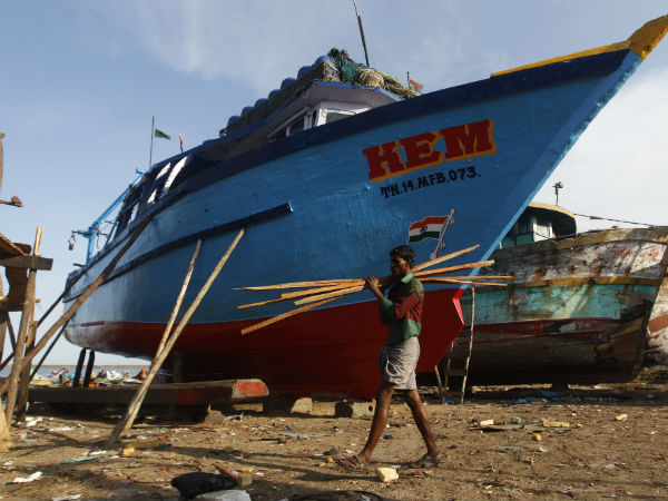  மார் தட்டிக் கொள்ளும் அரசுகள்