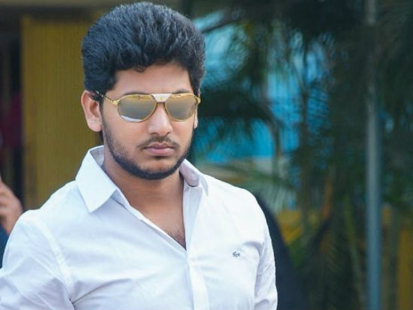 தினகரனுடன் விவேக் கூட்டணி 