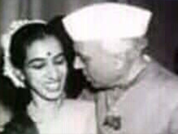  அது அவங்க தங்கச்சிபா?