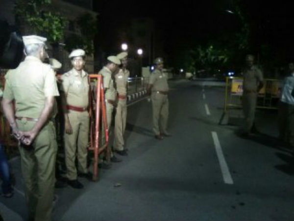 சசிகலா அறையில் தீவிரம் 