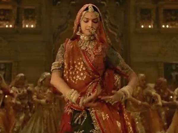 பத்மாவதியோடு அலாவுதீன் கில்ஜி பத்மாவதியோடு அலாவுதீன் கில்ஜி