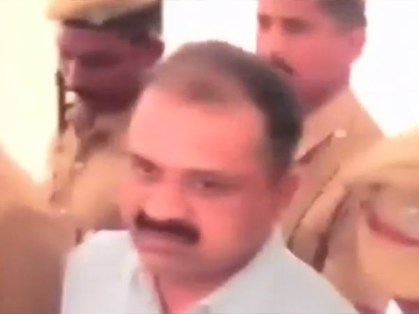  முன்னாள் சிபிஐ அதிகாரி