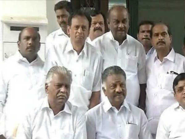 பொறுப்புகள் கைவிரிப்பு 